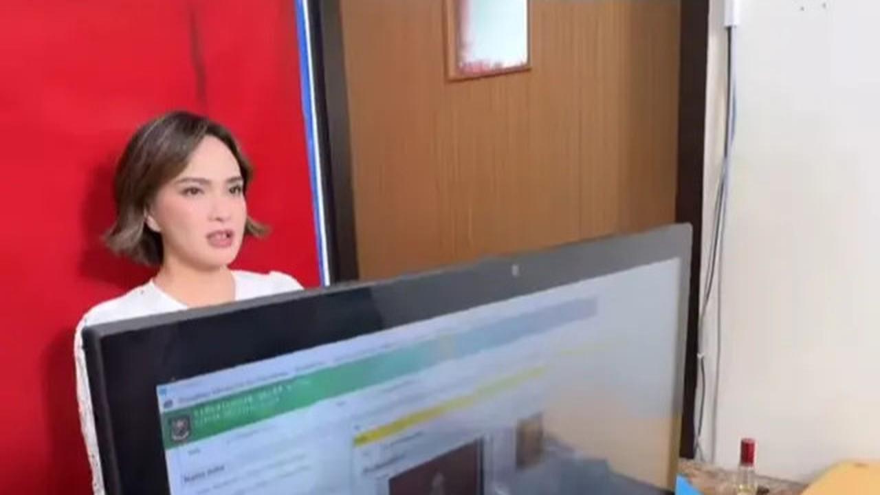 7 Potret Shandy Aulia Totalitas Makeup Demi Foto KTP, Hasilnya Menawan