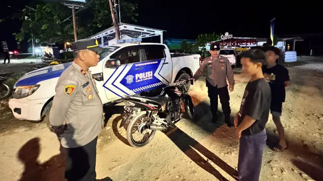 Puluhan pelaku balap liar di Pringsewu, Lampung berhasil diamankan, sementara 14 sepeda motor langsung disita polisi.