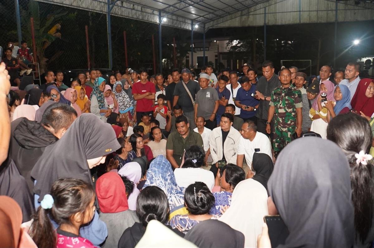 Gubernur Sumut Bobby Afif Nasution mendatangi lokasi banjir di Kecamatan Tanjung Pura, Kabupaten Langkat