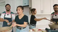 Nikita Willy Belajar Masak Bareng Chef (Sumber: Youtube Nikita Willy Official)