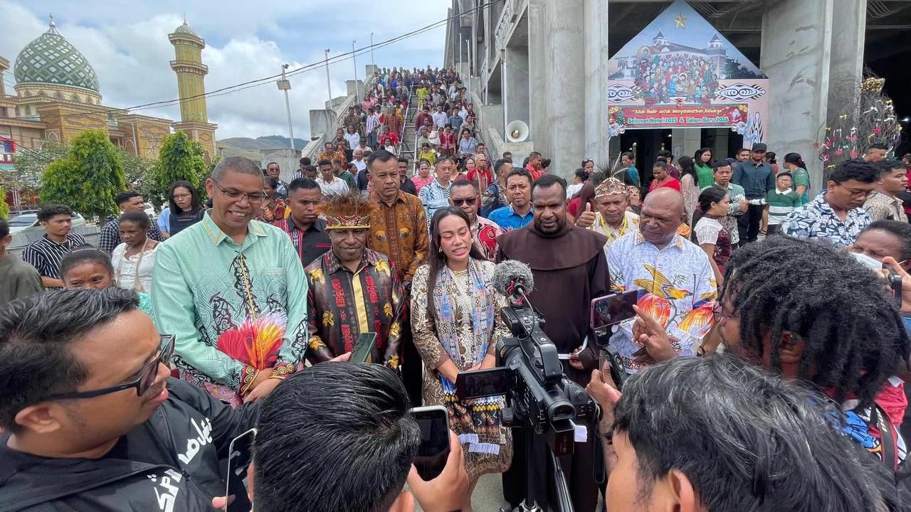Zita Anjani Bantu Warga Rayakan Natal di Sentani, Dorong Toleransi dan Bantu Pembangunan Gereja