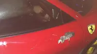 Ia menampik kalau rusaknya Ferrari 458 karena ulahnya.