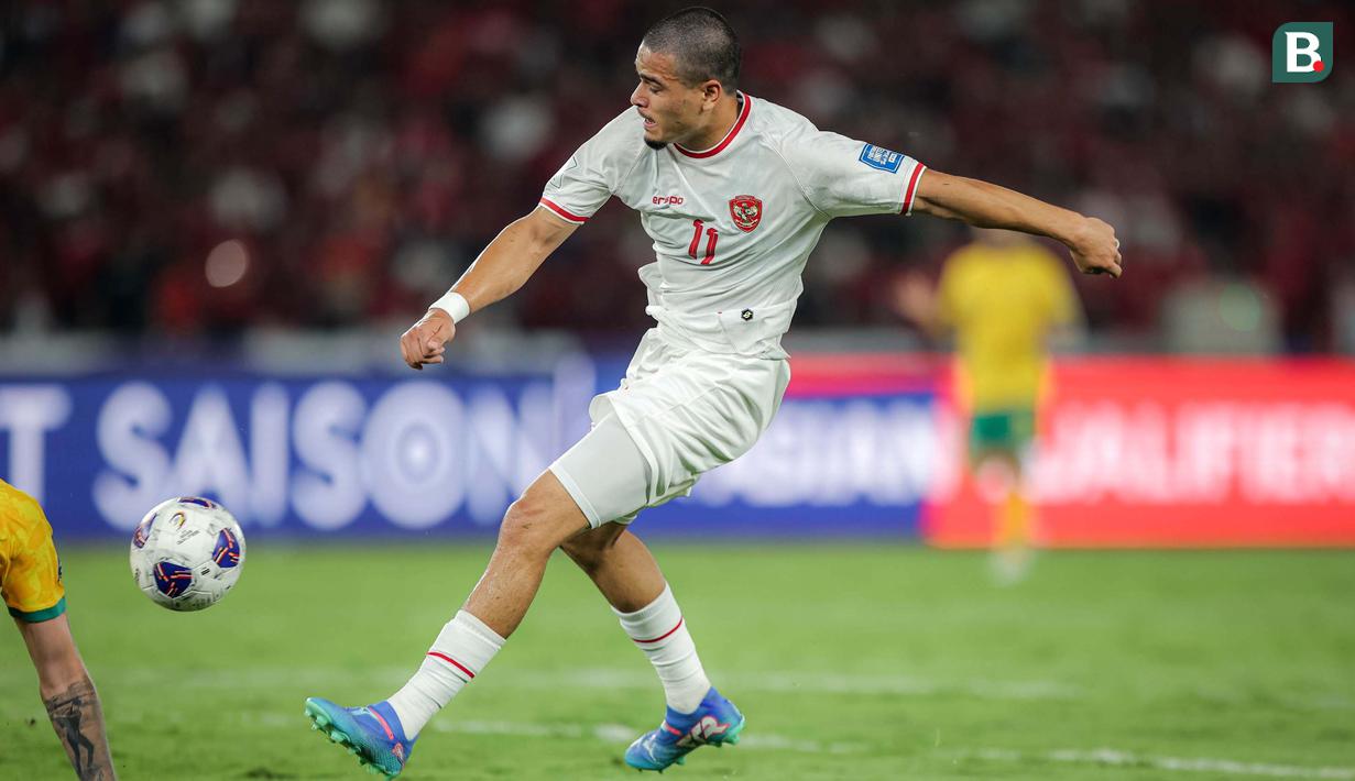 <p>Pemain Timnas Indonesia, Ragnar Oratmangoen, saat melawan Australia pada laga kedua Grup C Kualifikasi Piala Dunia 2026 Zona Asia di Stadion Utama Gelora Bung Karno (SUGBK), Jakarta Pusat, pada Selasa (10/9/2024). (Bola.com/Bagaskara Lazuardi)</p>