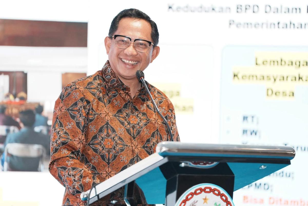 Mendagri Tito Karnavian saat mengukuhkan Pengurus Dewan Pimpinan Pusat (DPP) Asosiasi Badan Permusyawaratan Desa Nasional (ABPEDNAS)