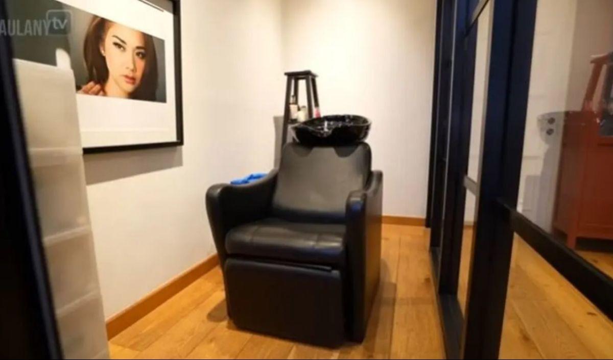 Salon Pribadi&nbsp;