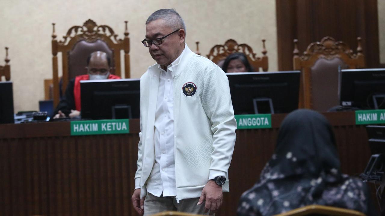 FOTO: Dua Eks Petinggi Pertamina Divonis 4,5 dan 3,5 Tahun dalam Kasus Korupsi LNG