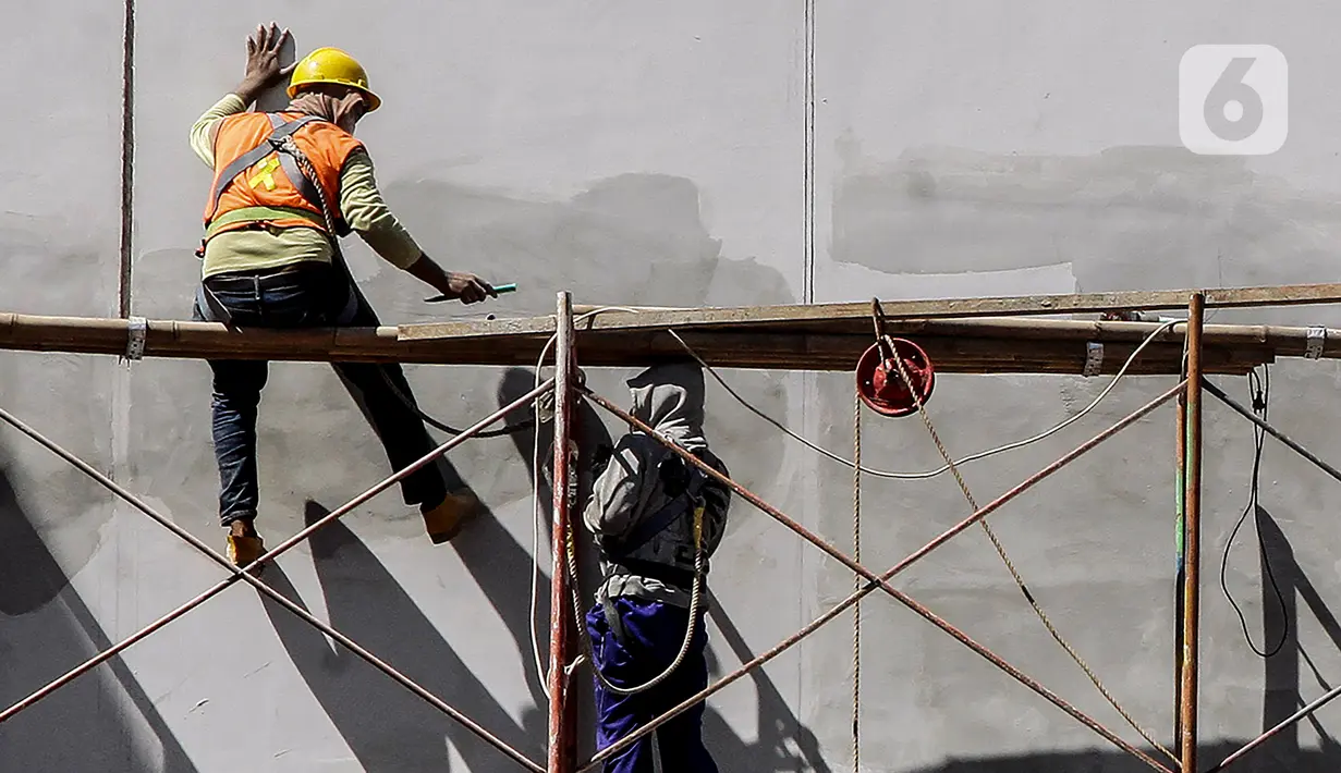 Adapun penghitungannya yakni pekerja dengan masa kerja 1 bulan lebih kurang dari 12 bulan sebetulnya sudah berhak mendapatkan THR.  (Liputan6.com/Johan Tallo)
