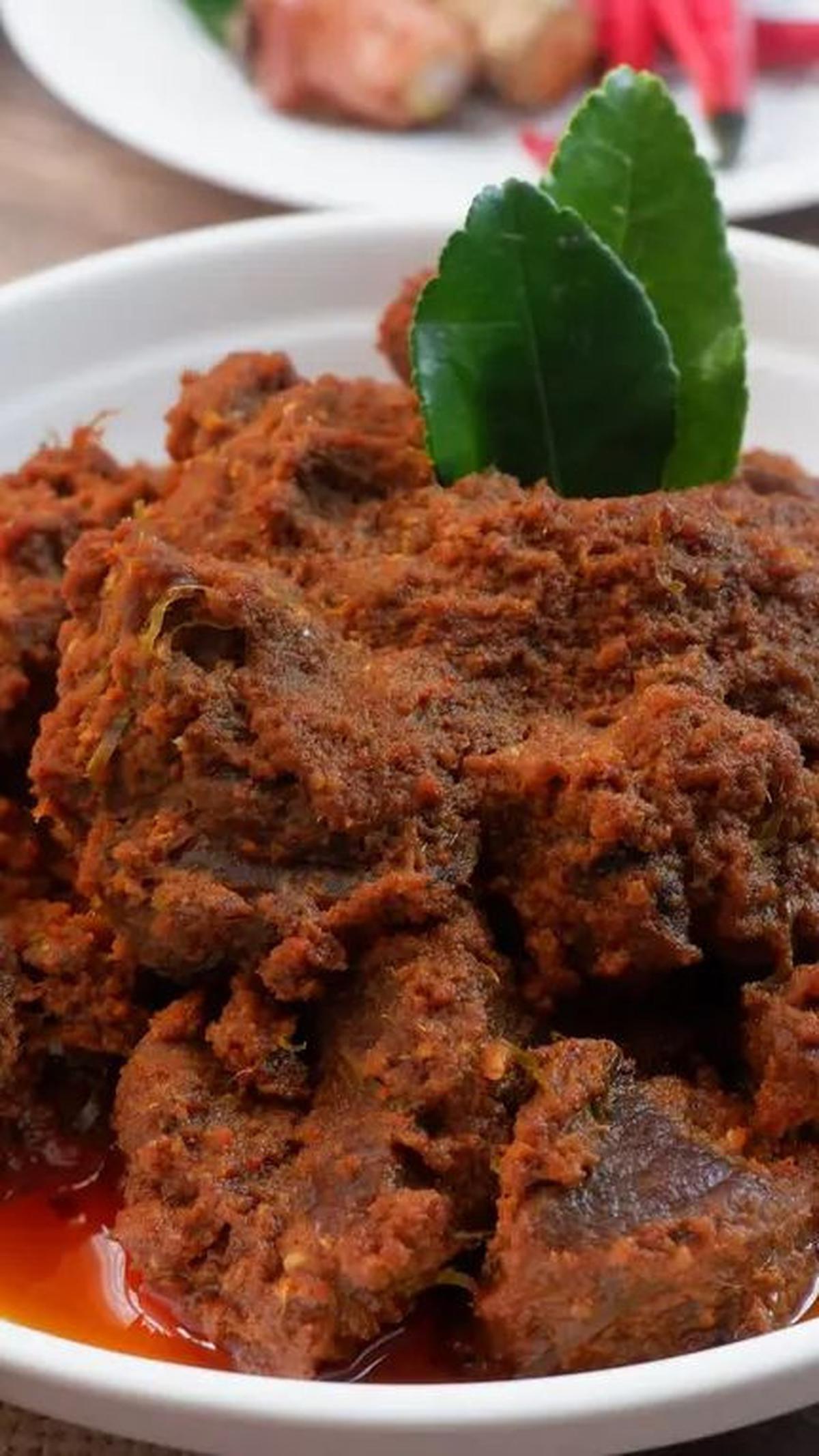 1. Rendang Daging Spesial
