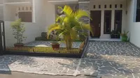 6 Inspirasi Teras Rumah Subsidi dengan Batu Alam dan Palem Kuning, Tampil Asri dan Elegan