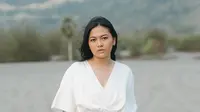 Clara Riva Pamerkan Proses Kreatif di Balik Music Video Alasan Klasik
