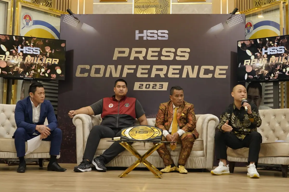 Tak tanggung-tanggung Hotman Paris keluarkan uang Rp 15 Milliar untuk pertandingan tinju