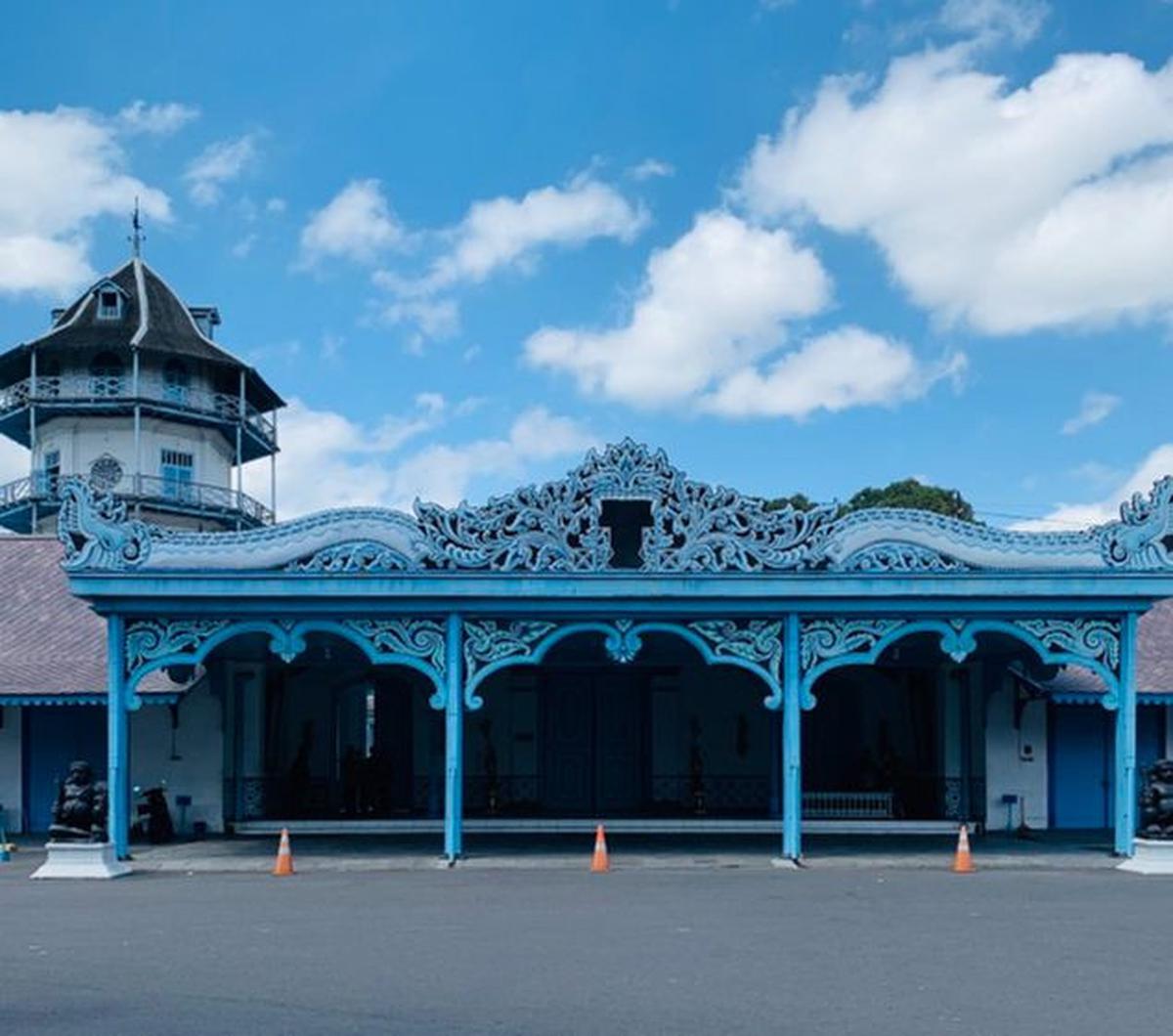 Beruntung di era sekarang, teknologi Artificial Intelligence (AI) mampu ‘menerjemahkan’ sosok-sosok yang dulu begitu populer di masyarakat Pulau Jawa melalui visualisasi realitas.