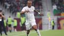 Gelandang Al Sadd SC, Andre Ayew saat menghadapi Al Rayyan dalam laga final Amir Cup di Al Thumama Stadium, Doha, Qatar (22/10/2021). Everton juga telah mendapat lampu hijau dari klub Liga Qatar, Al Sadd SC untuk memboyong Andre Ayew pada bursa transfer Januari 2023. Namun nyatanya sang pemain lebih memilih bergabung dengan Nottingham Forest. (AFP/Karim Jaafar)