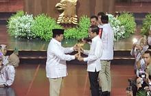 Prabowo Beri Keris ke Jokowi di HUT Gerindra, Ternyata Ini Maknanya