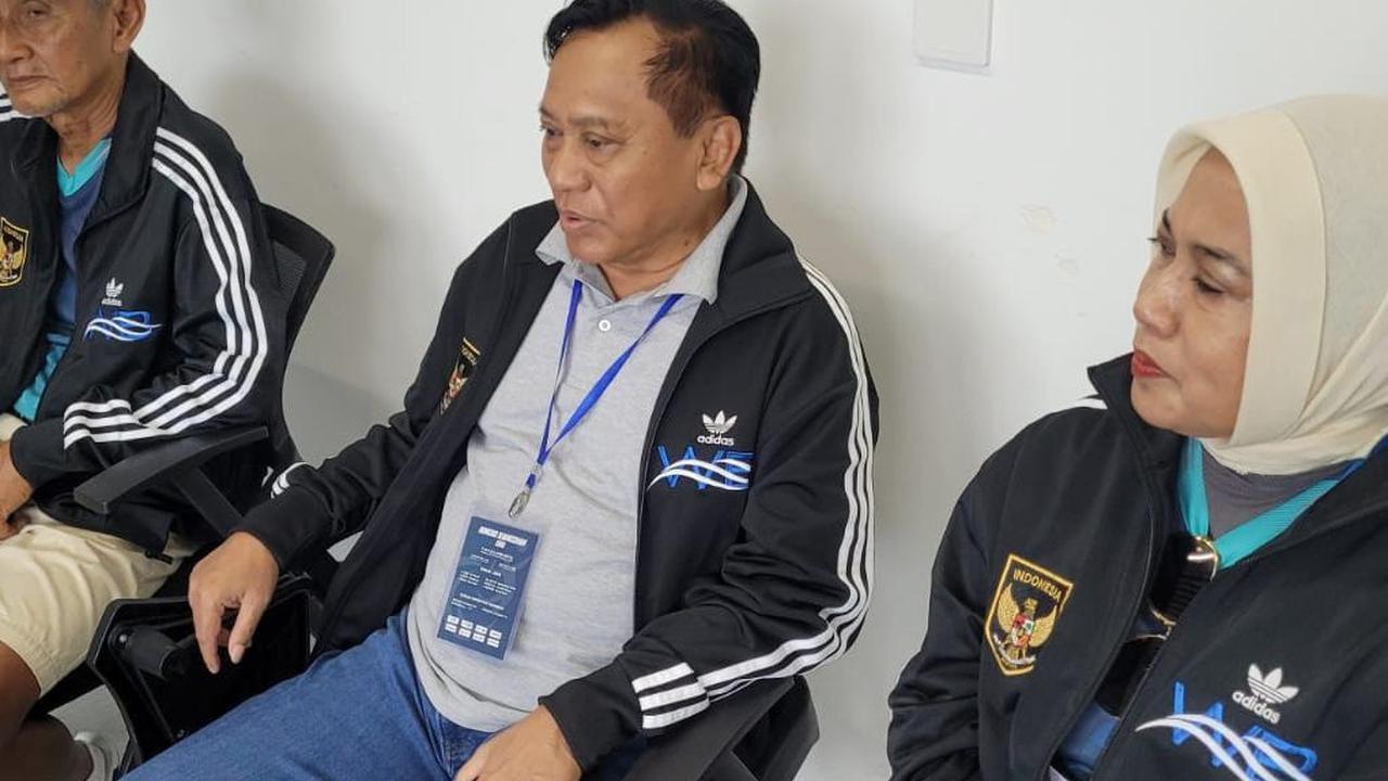 Untuk menyemangati dan memotivasi pemain dan official voli pantai yang bertanding, Ketua Umum PBVSI Imam Sudjarwo hadir di arena pertandingan di Ningbo, Banbiashan Beach Volley Ball Center.