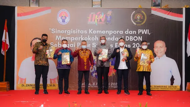 Bupati dan wali kota penerima penghargaan