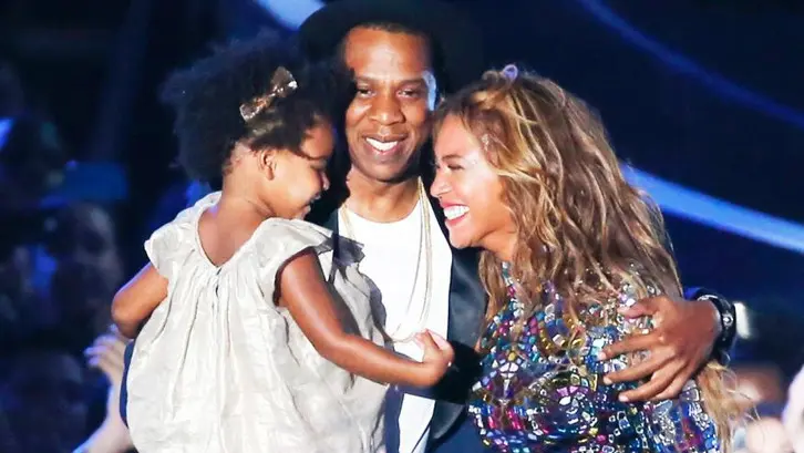 ceritanya sembari menunggu kelahiran bayi kembarnya yang masih di dalam kandungan, Beyonce dan Jay Z berencana pindah ke hunian baru yang menawarkan privasi lebih ketat. 