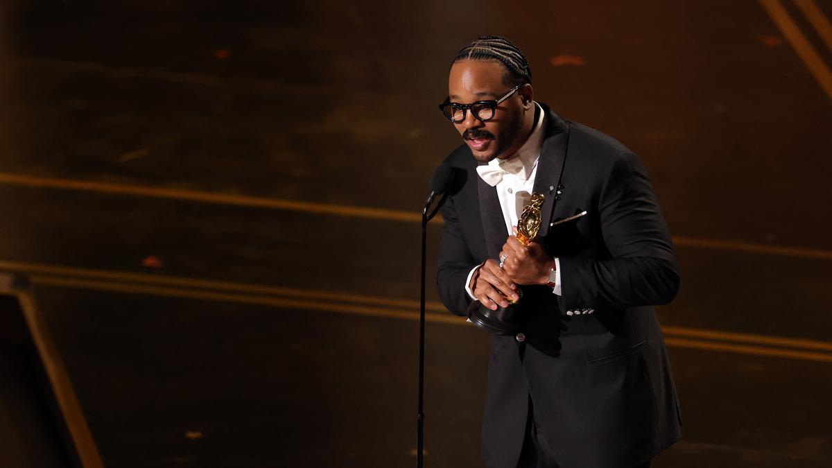 Pidato Ryan Coogler Saat Menang Oscar Bikin Haru: Zinzi Evans Kau Istri dan Ibu Terbaik Sedunia