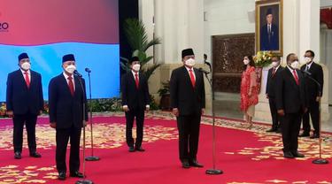 Presiden Jokowi melantik Hadi Tjahjanto dan Zulkifli Hasan sebagai menteri. Juga tiga tokoh lainnya menjadi wakil menteri