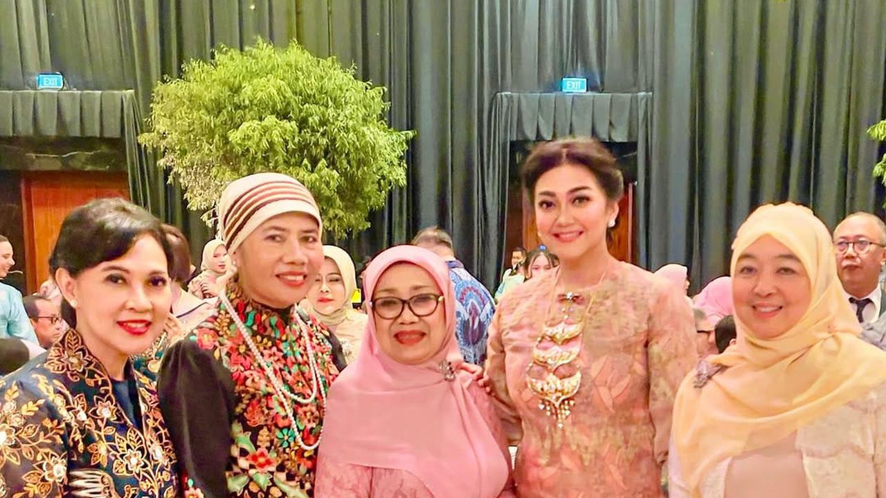 Potret Bella Saphira Hadir di Resepsi Pernikahan Rasyid Rajasa dan Tamara Kalla, Tampak Awet Muda