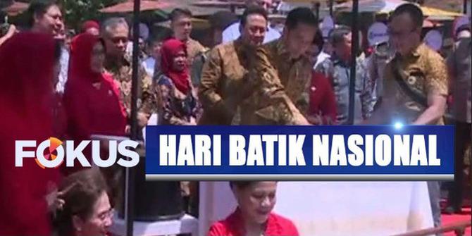 Jokowi dan Iriana Unjuk Kebolehan Membatik di Hari Batik Nasional