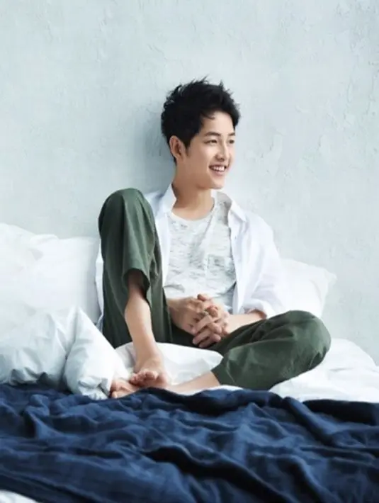 Seperti yang dilansir oleh Nate news, Song Joong Ki akan beradu akting di sebuah drama bersama Park Shin Hye. (Soompi/Bintang.com)