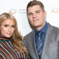 Parus Hilton mengumumkan bahwa ia sudah bertunangan dengan Chris Zylka di awal tahun 2018. (Getty Images - Cosmopolitan)