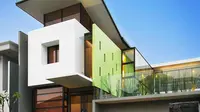Sentuhan warna hijau pada fasad rumah modern karya Wastu Cipta Parama. (dok. Wastu Cipta Parama/Arsitag.com)