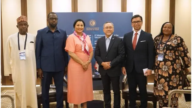 Menteri Perdagangan Zulkifli Hasan bertemu dengan Menteri Perindustrian, Perdagangan, dan Investasi Republik Federasi Nigeria, Doris Nkiruka Uzoka-Anite, di Istanbul, Turki, Rabu (12/6/2024). (Dok Kemendag)