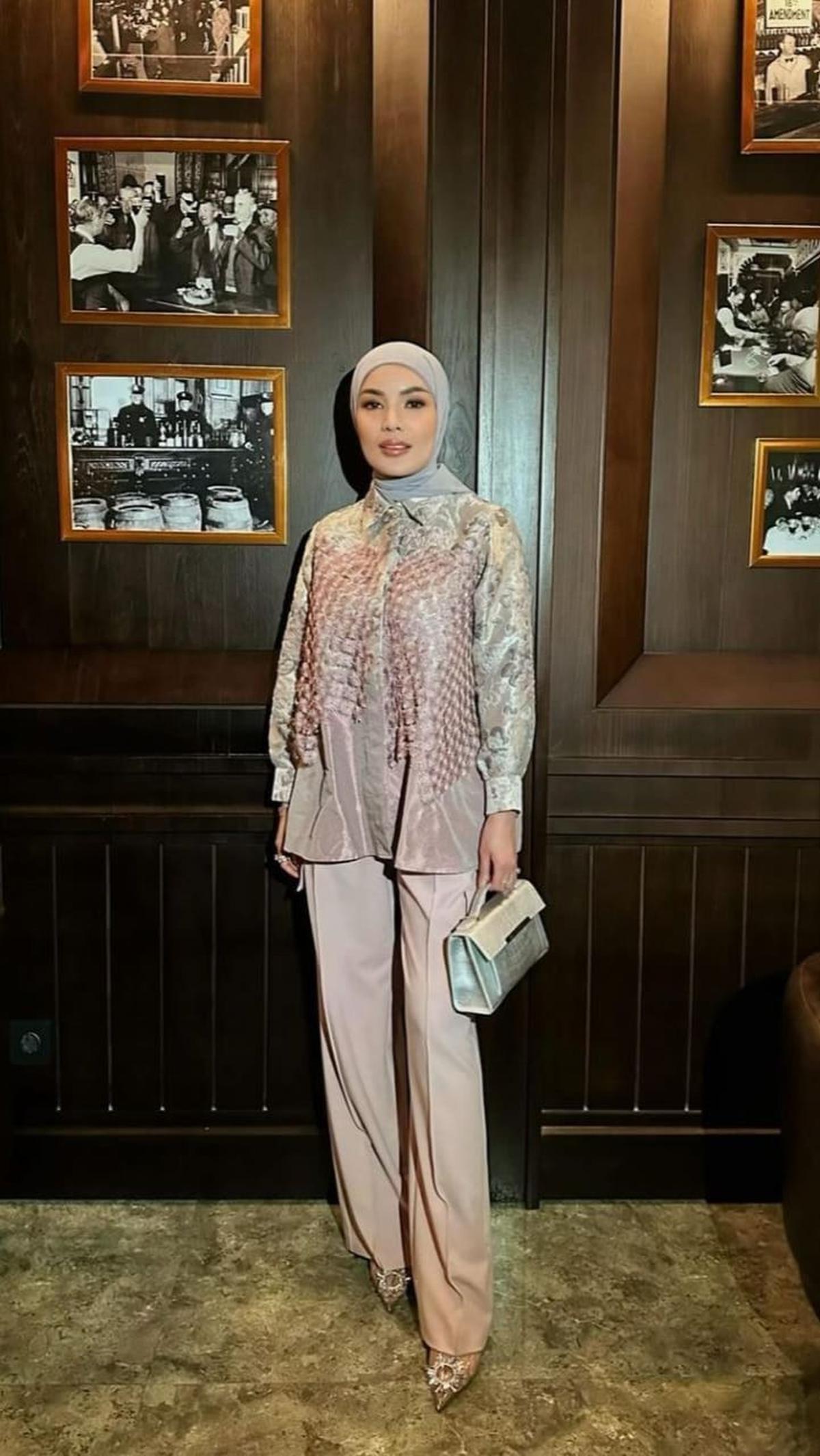 <b>Blouse Pastel Bermotif, untuk Penampilan lebih Lembut </b><br>