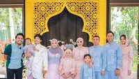 Keluarga Aurel Hermansyah dan Atta Halilintar. [Instagram/ashanty_ash]