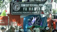  Massa dari Front Pembela Islam (FPI) mulai bergerak menuju Mapolda Metro Jaya. Mereka akan mengawal pemeriksaan pemimpin FPI, Rizieq Shihab, sebagai saksi kasus penyebaran berita bohong.