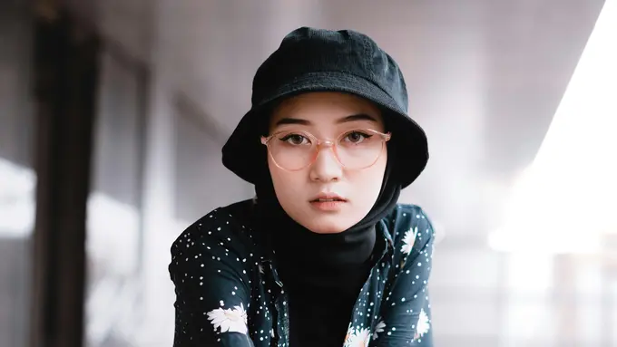 ekspresi marah kesal tegas serius ketus tegar tegas