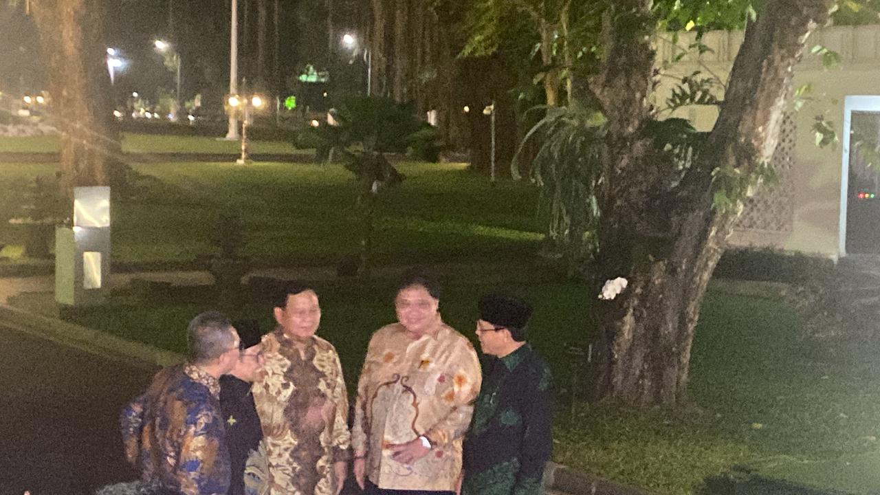 Penampakan Seluruh Ketua Umum Partai Politik Pendukung Pemerintah Usai Silaturahmi dengan Presiden Jokowi di Istana