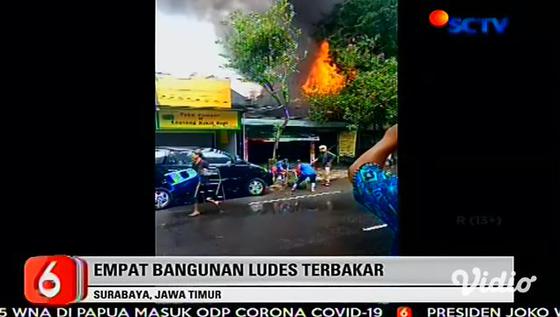 VIDEO : Kebakaran di Jalan Manyar Surabaya Hanguskan 4 Bangunan dan 6 Motor