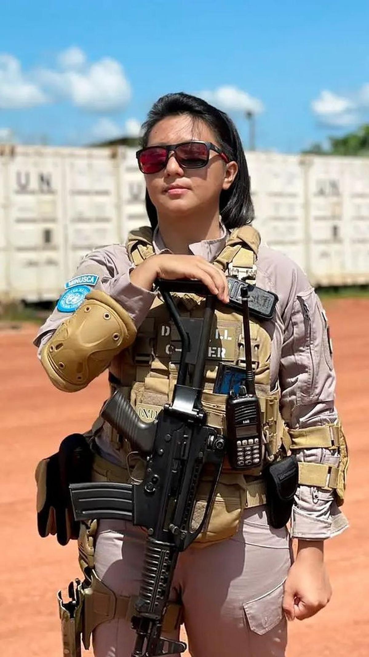 Polisi wanita (Polwan) cantik ini bukanlah sosok sembarangan. Ia dikenal sebagai wanita berprestasi. <br>