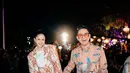 Ramzi dan sang putri Asila Maisa kompak kenakan busana batik megamendung warna peach dengan corak yang berbeda. Bapak-anak kece banget!  [@snapnuel]