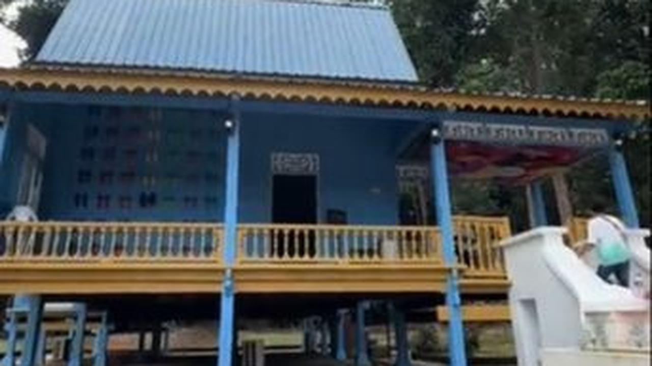 Dalam postingannya, perekam video juga menunjukkan rumah Atuk Dalang salah satu tokoh dalam serial animasi tersebut.