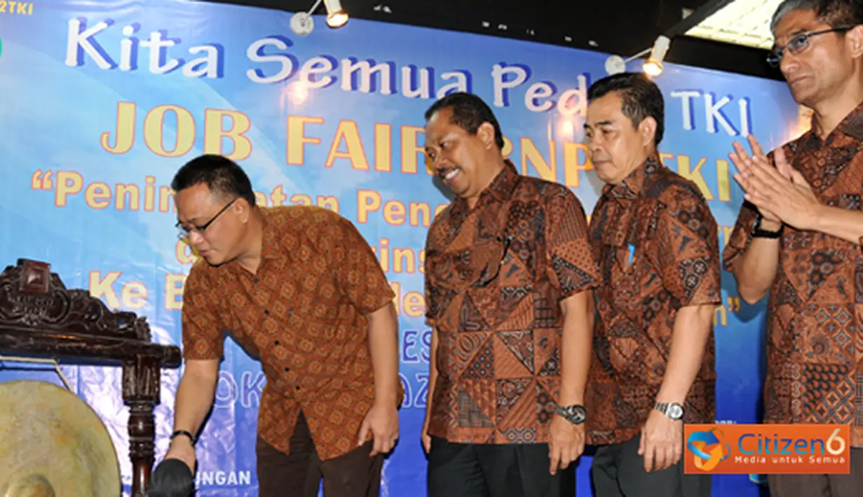 Citizen6, Jakarta Selatan: Pembukaan Job Fair ditandai dengan pemukulan Gong oleh Kepala BNP2TKI Moh Jumhur Hidayat. (Pengirim: Affandi)