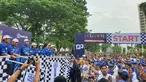 Penitia melepas peserta fun walk dalam BRI Family Festival (BRIFFEST) 2018 di JCC, Jakarta, Minggu (16/12). BRIFFEST 2018 merupakan puncak perayaan HUT ke-123 BRI. (Liputan6.com/Pool/Humas BRI)