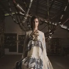 PORCELAIN COUTURE mempertemukan kreativitas BIYAN + GAYA Ceramic dalam sebuah kolaborasi yang merayakan material, craftsmanship, dan keindahan yang tak terduga. / Foto dok: BIYAN.