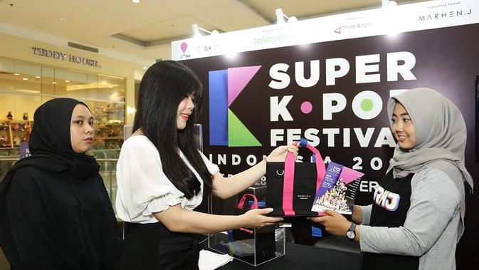 Antrean Super K-Pop Festival Indonesia 2019 (SKF 2019) (Bambang E Ros)
