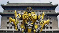 Karakter utama film Transformers terbaru membuat heboh warga lokal di Tiongkok.