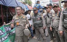 Satpol PP Tertibkan 5 Lapak Hewan Kurban yang Kuasai Trotoar di Jakpus