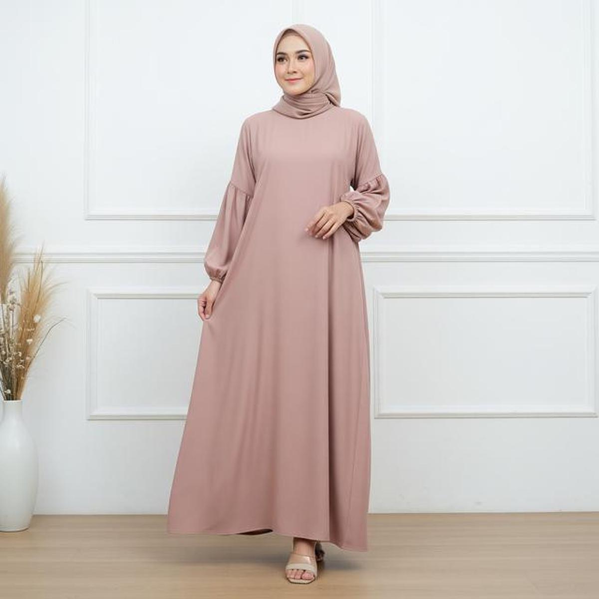 8 Model Gamis Longgar yang Tidak Panas dan Tetap Terlihat Anggun