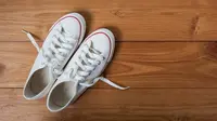 5 Tips Padu Padan Busana Saat Memakai Sneakers 