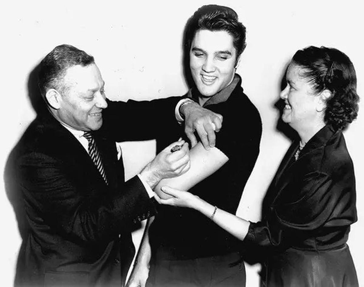 16 Agustus 1977: Dunia Musik Berduka, Elvis Presley Meninggal Diusia 42 Tahun