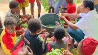 Anak-anak Merauke, Papua antusias menyambut pelaksanaan Program Makan Bergizi Gratis. Dampak dari program ini sangat terasa, anak-anak menjadi lebih semangat belajar.