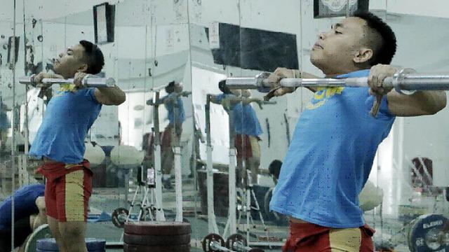 Tengok Persiapan Fisik Eko Yuli dan Cerita Pentingnya Asuransi Bagi Atlet Angkat Besi