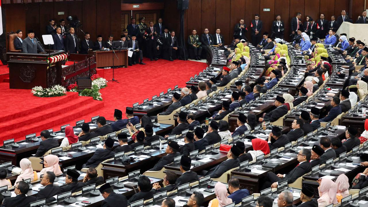 Tak Lagi Berbusana Adat, Peserta Sidang Tahunan MPR Kenakan Pakaian Sipil